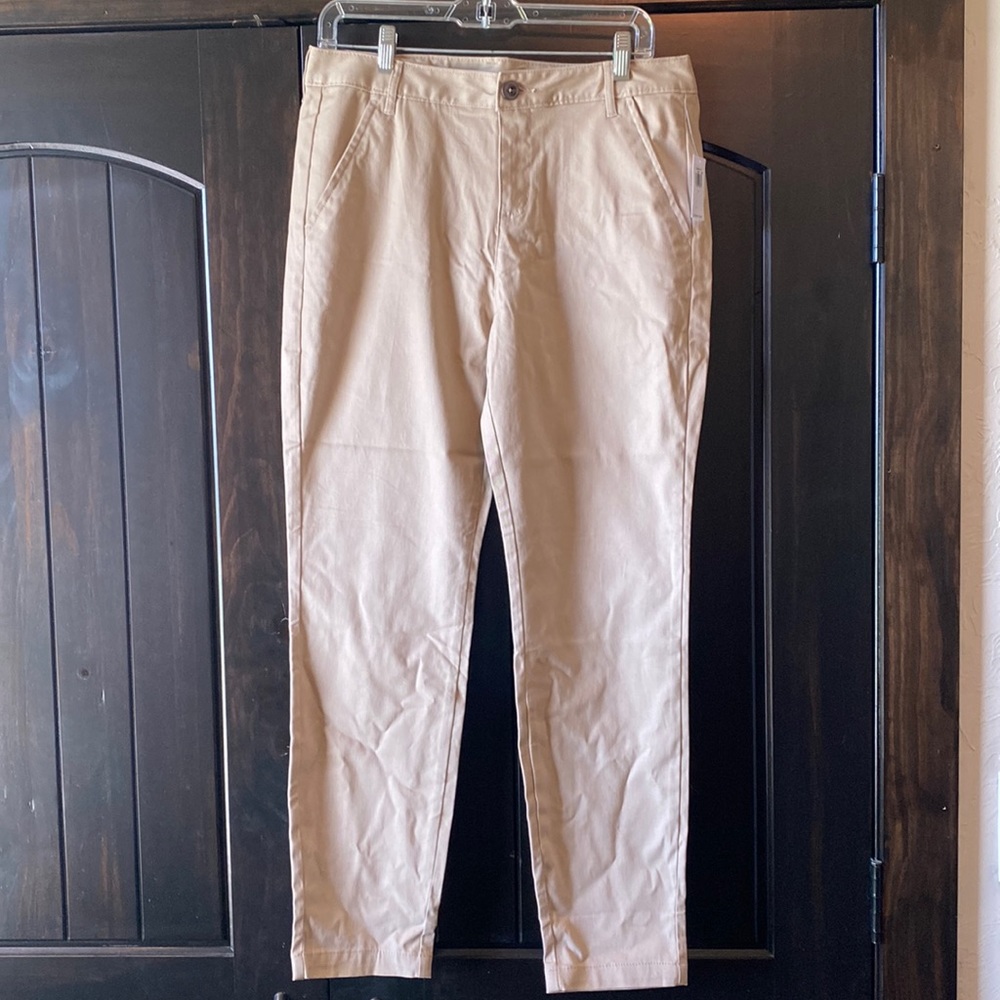 Women’s khaki pants
